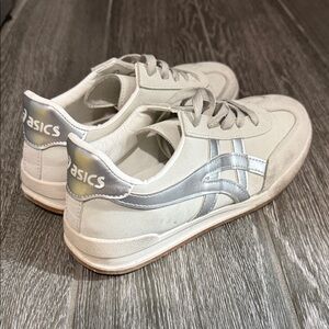 Asics Off-White Sneakers with Silver Stripes